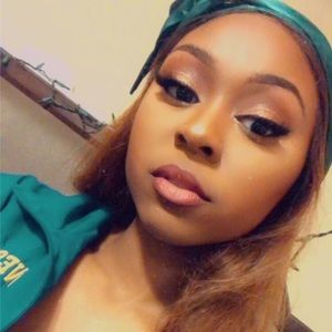 Meet your Posher, Amberly